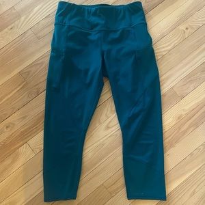 Athleta Certified B Capri Leggings With ZipPockets